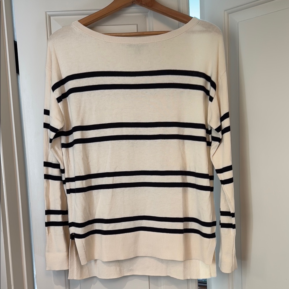 Banana Republic Cotton Striped cream/black stripe sweater! Sz S. Fits oversized.